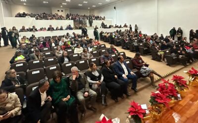 TRABAJADORES DE SALUD RECIBEN ESTÍMULOS DE ANTIGÜEDAD