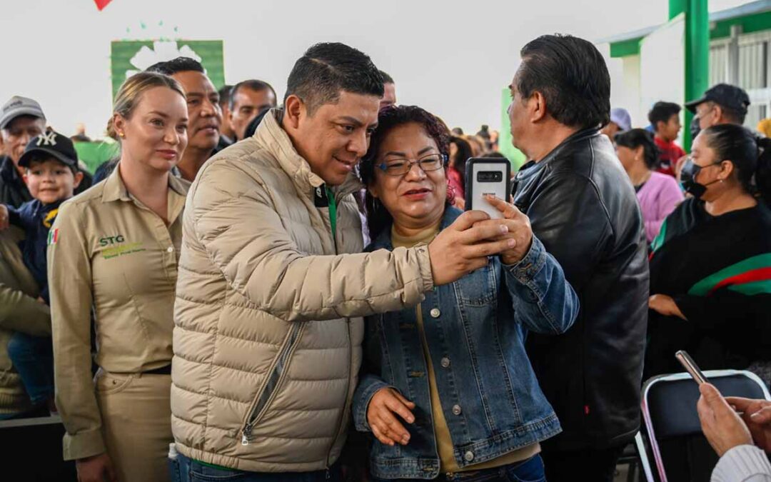SOLEDENSES AGRADECEN A RICARDO GALLARDO POR MÁS APOYO EN OBRAS