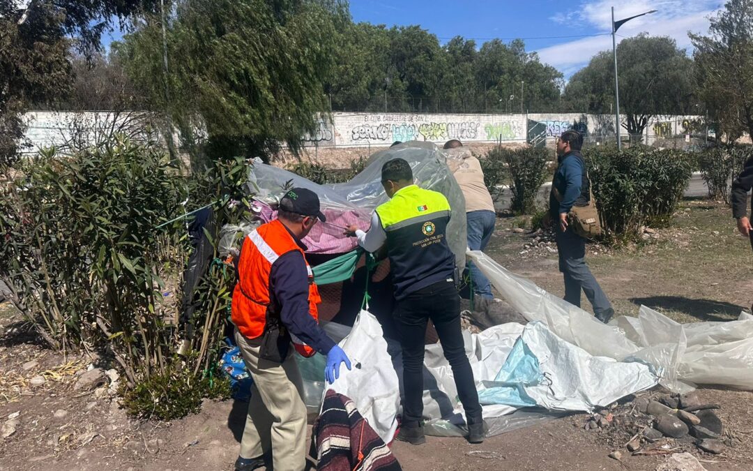 ANTE BAJAS TEMPERATURAS, TRASLADAN A PERSONAS SIN HOGAR A REFUGIOS TEMPORALES