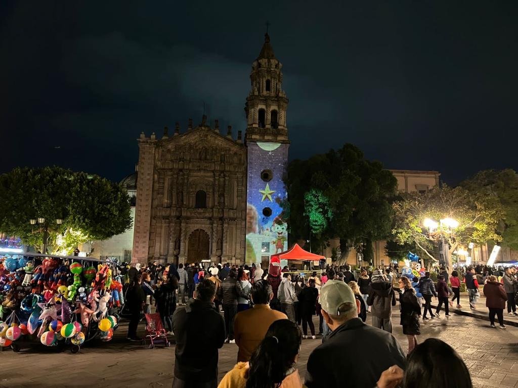 GOBIERNO LLEVA CON ÉXITO LA NAVIDAD AL CENTRO HISTÓRICO 