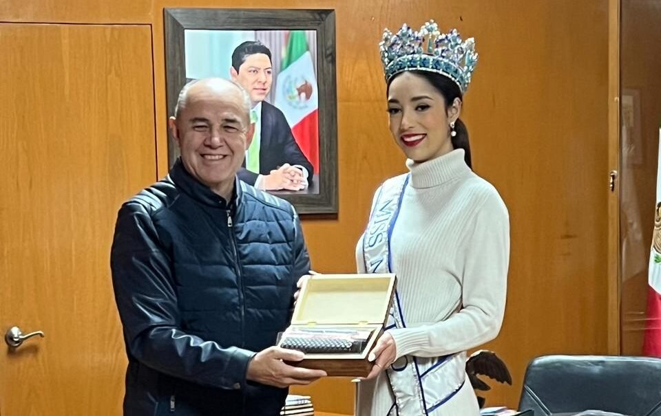 REBOZO DE SEDA, ESTANDARTE MEXICANO EN MISS MUNDO