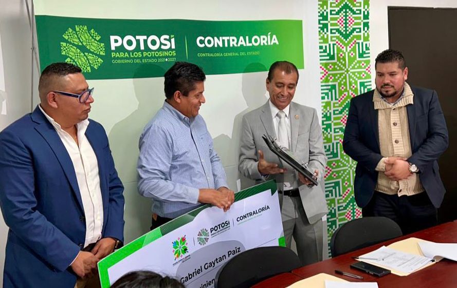 GOBIERNO RECONOCE A PROYECTOS DE GOBIERNO ABIERTO