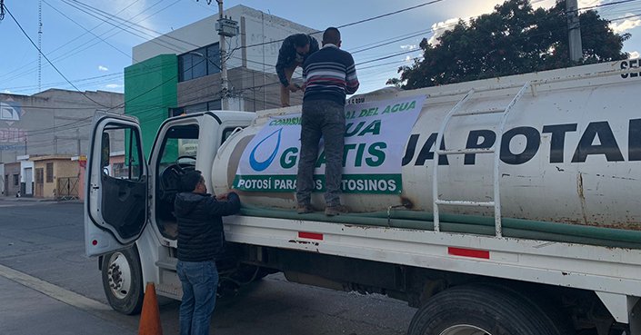 ABASTECE CEA AGUA A FAMILIAS AFECTADAS POR FUGAS DE EL REALITO