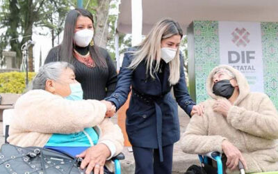 HABITANTES DE AHUALULCO SON BENEFICIADOS CON SILLAS DE RUEDAS