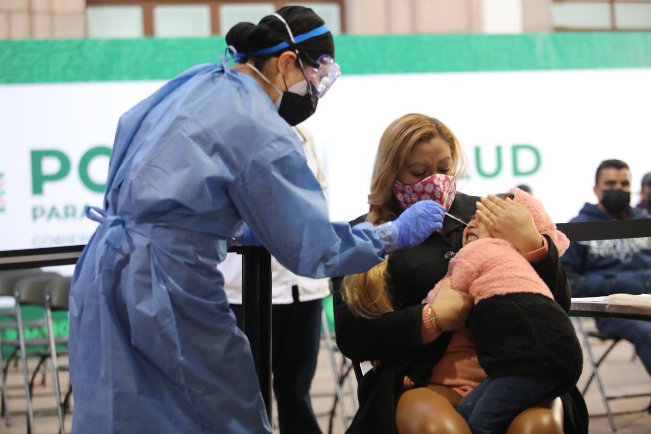 REPORTAN ESTE VIERNES MÁS DE DOS MIL NUEVOS CONTAGIOS DE COVID-19 EN SLP