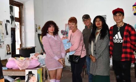 SE REALIZÓ MERCADITO CULTURAL DE ARTES PLÁSTICAS