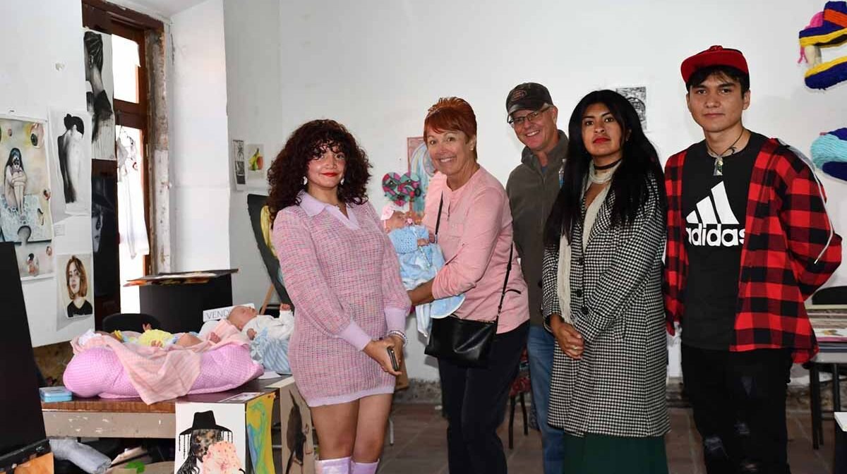 SE REALIZÓ MERCADITO CULTURAL DE ARTES PLÁSTICAS