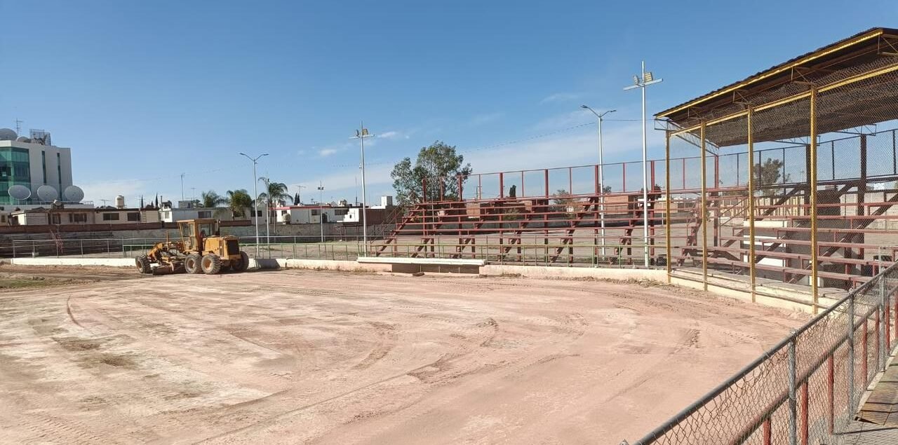 DAN MANTENIMIENTO A UNIDAD DEPORTIVA ADOLFO LÓPEZ MATEOS
