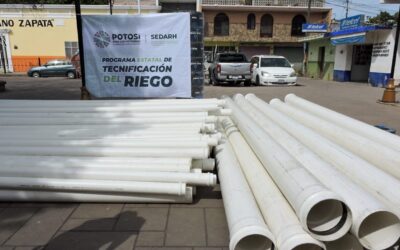 ENTREGAN APOYOS AGRÍCOLAS A PRODUCTORES DE LA ZONA MEDIA