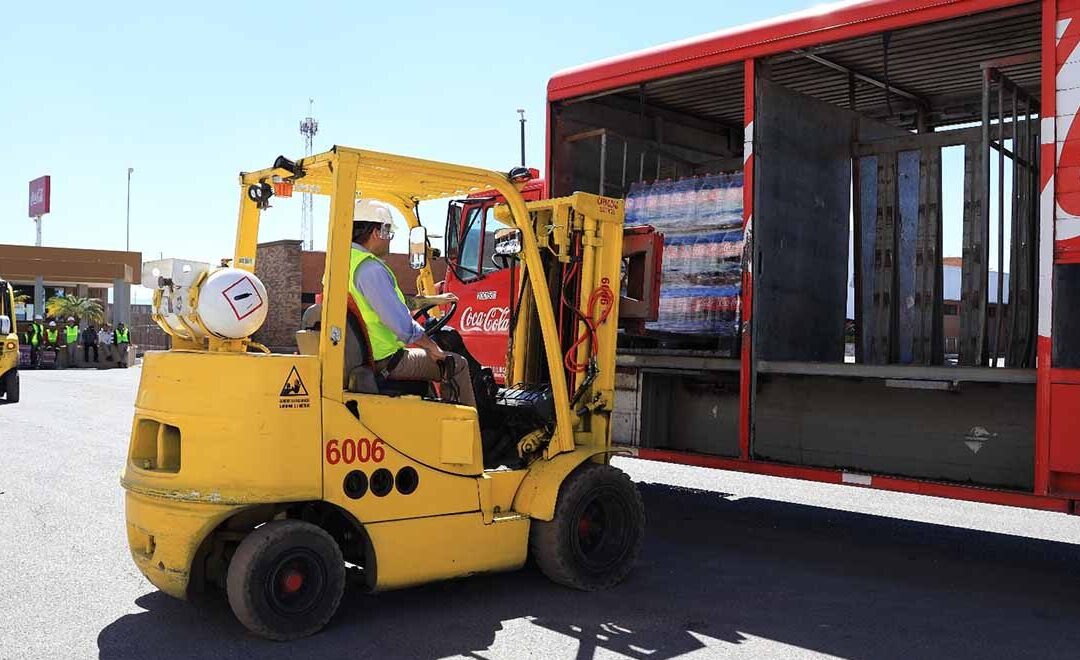 CAPACITAN A TRABAJADORES DE ARCA CONTINENTAL COCA-COLA EN OPERACIÓN DE MONTACARGAS