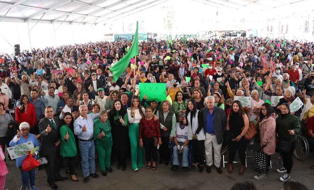 ENTREGAN TARJETAS DE TRANSPORTE GRATUITO PARA ADULTOS MAYORES