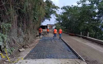 POR CONCLUIR LA REHABILITACIÓN DE CAMINO RURAL EN XILITLA