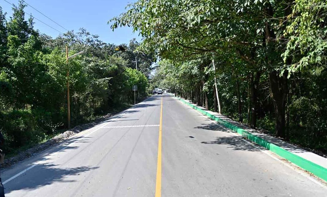 FUE ENTREGADO CAMINO DE ACCESO A TECNOLÓGICO DE TAMAZUNCHALE