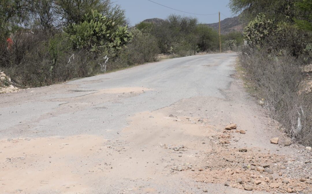 ARRANCA REHABILITACIÓN DE CAMINO EN VILLA DE REYES