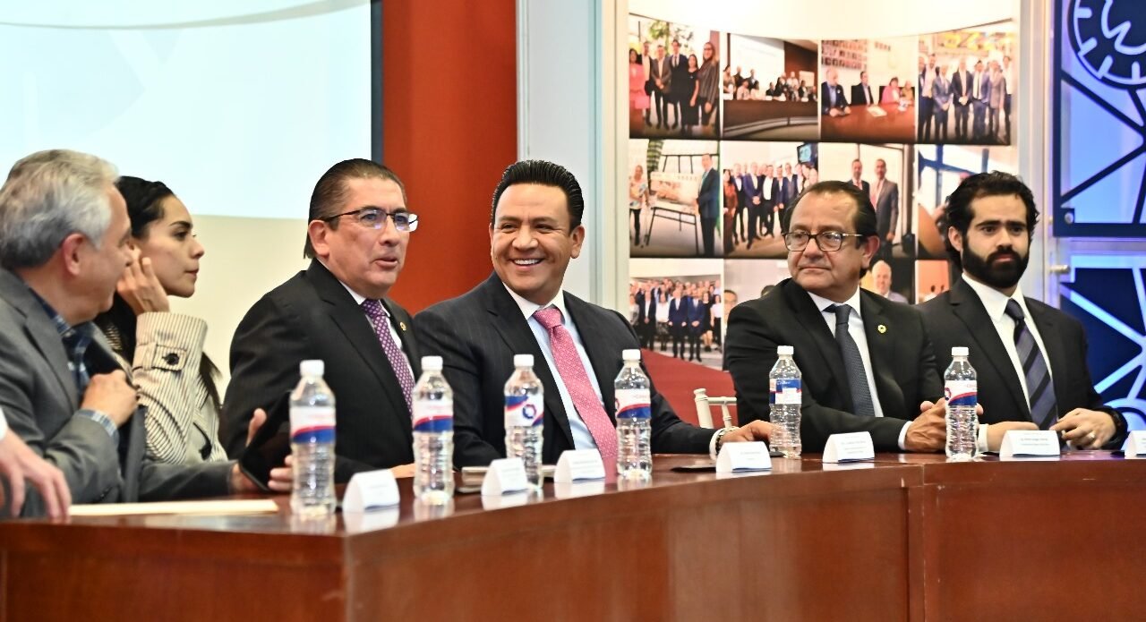 TOMA PROTESTA MESA DIRECTIVA DE CANACINTRA SLP