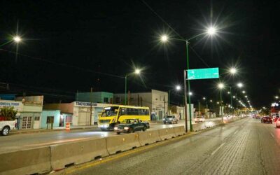 ENTREGAN ALUMBRADO EN BULEVAR VALLE DE LOS FANTASMAS