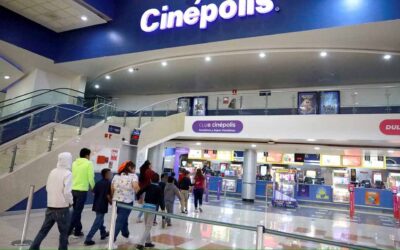 NIÑOS DE CENTRO DE ASISTENCIA SOCIAL DISFRUTAN DE FUNCIÓN DE CINE GRATUITA