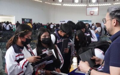 ESTUDIANTES DE VILLA DE REYES PARTICIPAN EN PLÁTICA DE ORIENTACIÓN PROFESIONAL