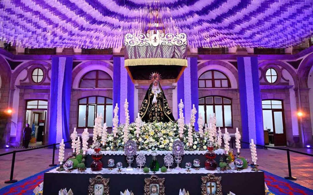 Inauguran Monumental Altar de Dolores en el Palacio de Gobierno como Parte de las Festividades de Semana Santa