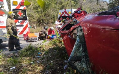 Accidente en la Carretera Valles-Rioverde: Cinco Personas Resultan Lesionadas en Volcadura