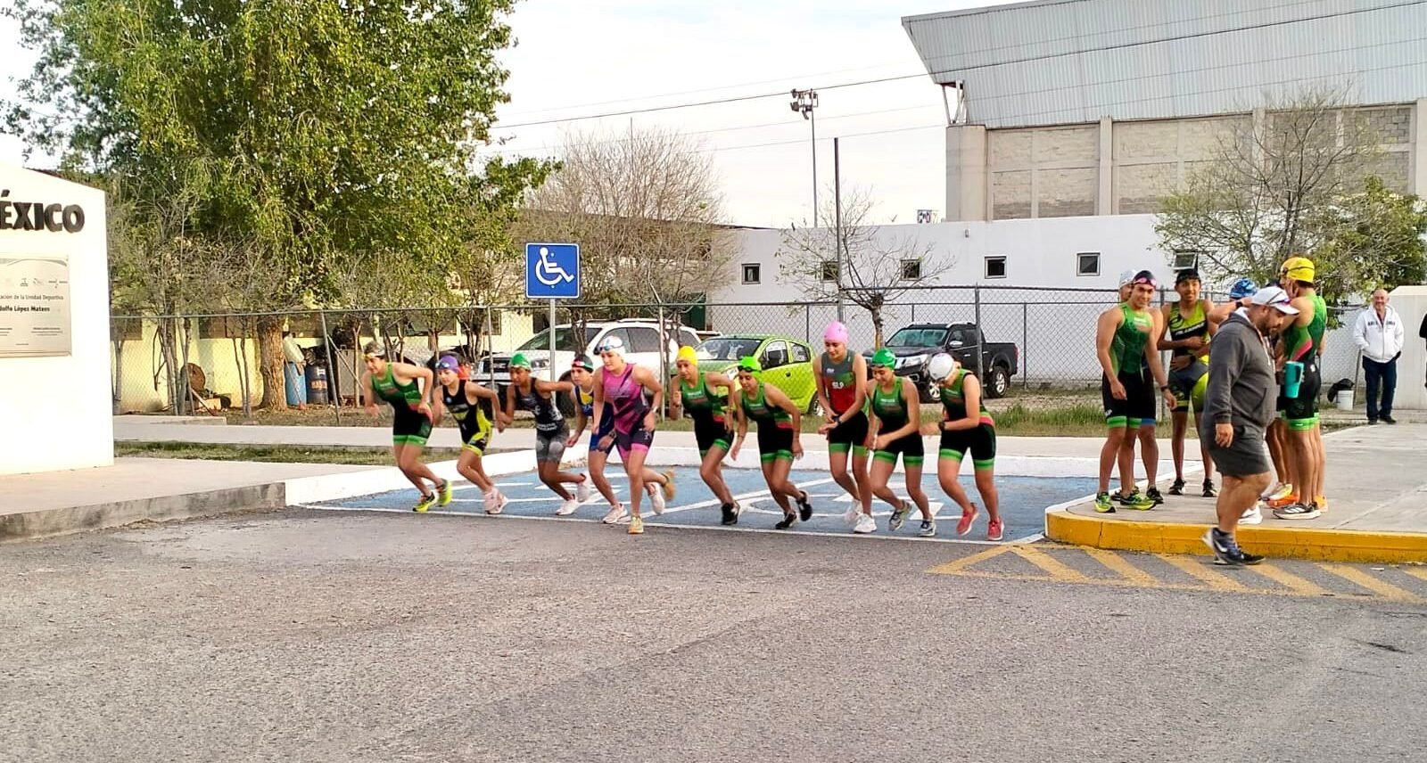 ATLETAS LLEGAN A SLP POR MACRO REGIONAL DE TRIATLÓN