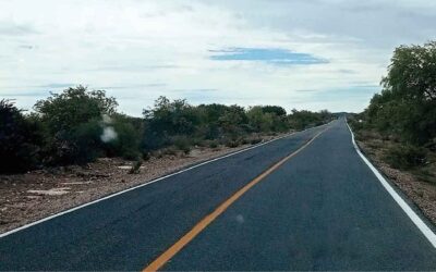 DAN MANTENIMIENTO A CARRETERA HACIA VILLA DE RAMOS