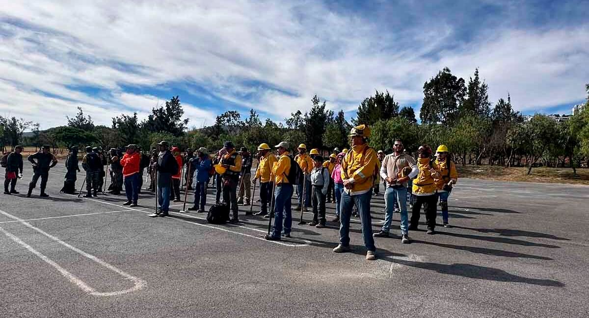 250 BRIGADISTAS COMBATEN INCENDIOS FORESTALES EN SLP