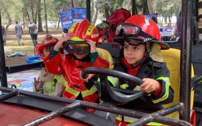 INFANTES VIVEN EXPERIENCIA DE SER BOMBERO POR UN DÍA