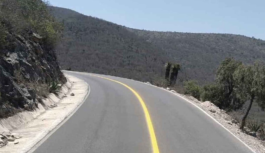 REHABILITAN CAMINO EN ARMADILLO DE LOS INFANTE