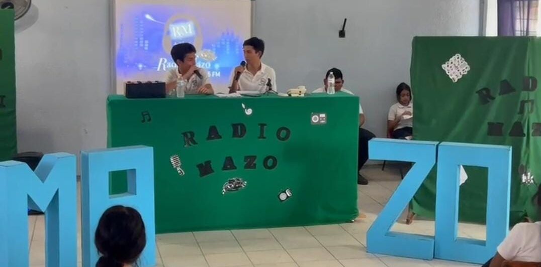 ESTUDIANTES DE VALLES PRESENTAN PROYECTO RADIOFÓNICO