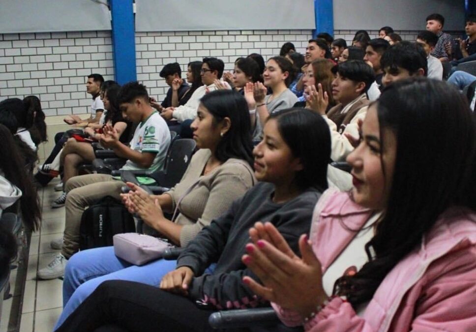 PREPARAN A JÓVENES PARA EXAMEN DE ADMISIÓN A ESCUELAS DE NIVEL SUPERIOR