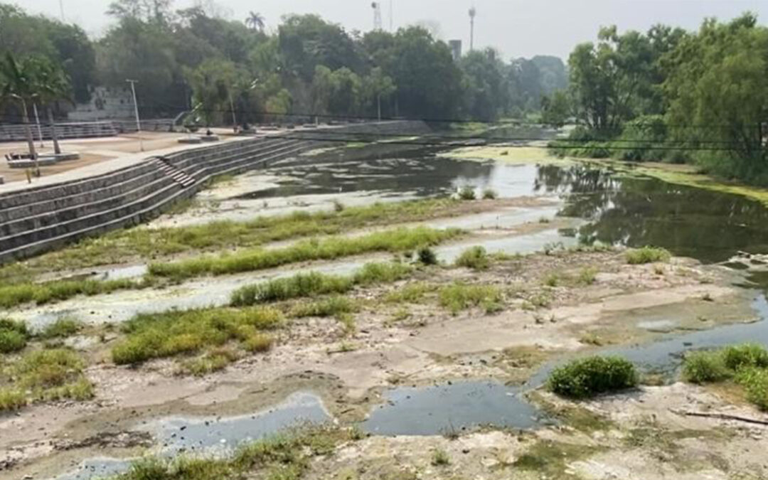 SE AGUDIZA LA CRISIS EN VALLES; ESCUELAS SUSPENDEN CLASES POR LA FALTA DE ABASTECIMIENTO DE AGUA