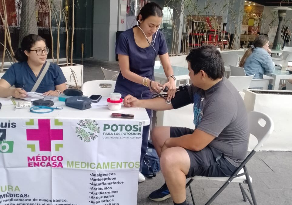 LLEVAN ATENCIÓN MÉDICA GRATUITA A COLONIAS DE LA CAPITAL