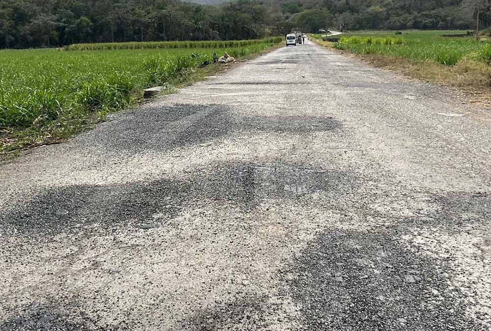 CONTINÚA CONSERVACIÓN DEL CAMINO TURÍSTICO A MINAS VIEJAS EN EL NARANJO