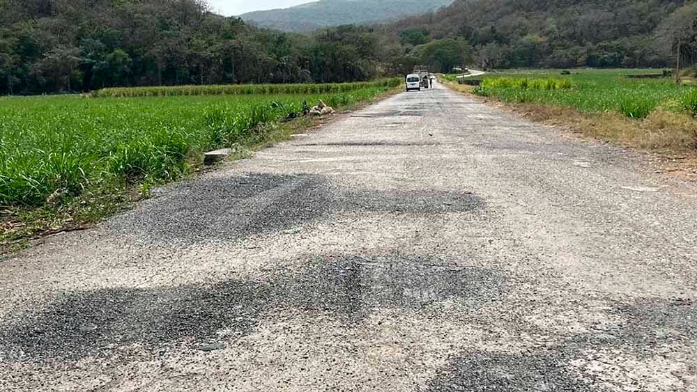 CONTINÚA CONSERVACIÓN DEL CAMINO TURÍSTICO A MINAS VIEJAS EN EL NARANJO