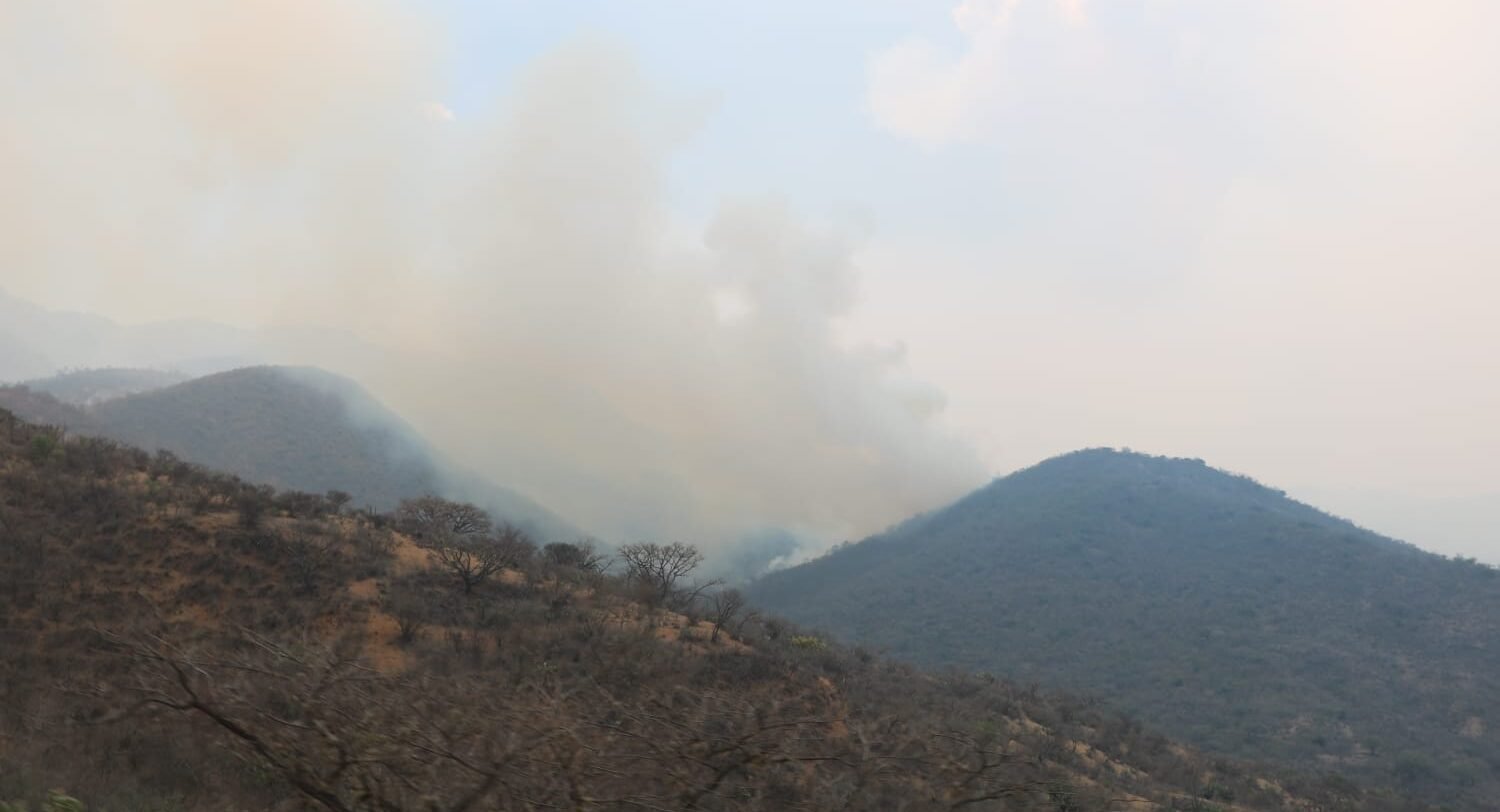 SUPERVISA GOBERNADOR COMBATE A INCENDIO FORESTAL EN SANTA MARÍA