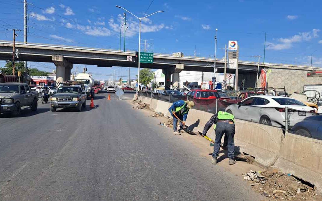 DAN MANTENIMIENTO A VIALIDADES DE LA ZONA METROPOLITANA