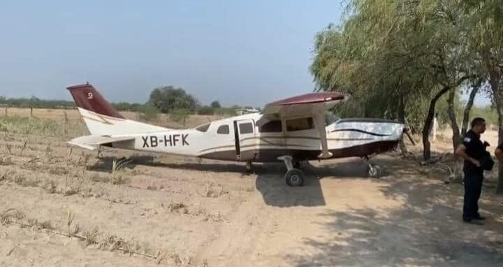 AVIONETA ATERRIZA DE EMERGENCIA EN CIUDAD FERNÁNDEZ