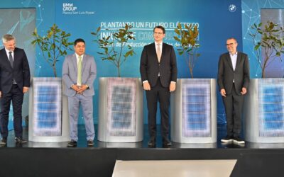 COLOCAN PRIMERA PIEDRA DE NUEVA PLANTA DE BMW EN SAN LUIS POTOSÍ