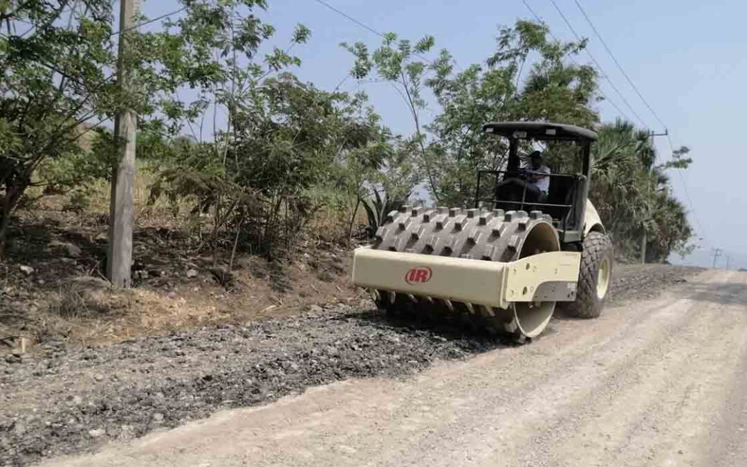 AVANZA RECONSTRUCCIÓN DE CAMINO EN TAMASOPO