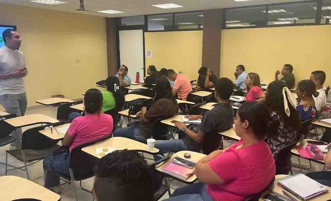 DOCENTES RECIBEN CAPACITACIÓN EN PERSPECTIVA DE GÉNERO