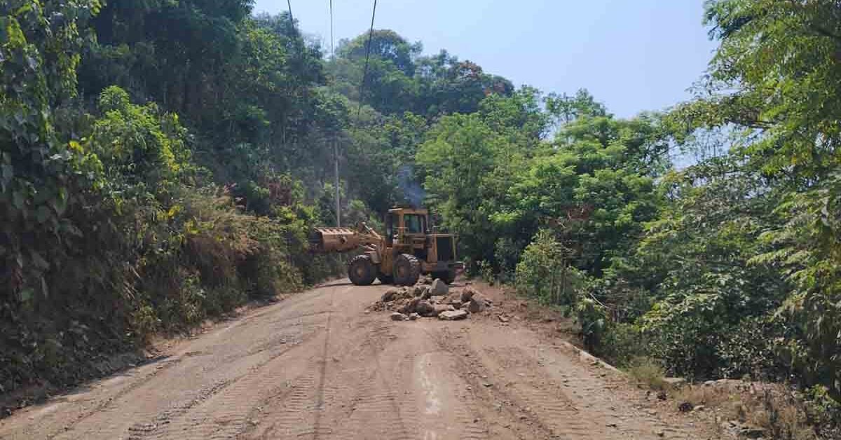 REHABILITAN CAMINOS DE TAMAZUNCHALE AFECTADOS TRAS LLUVIAS
