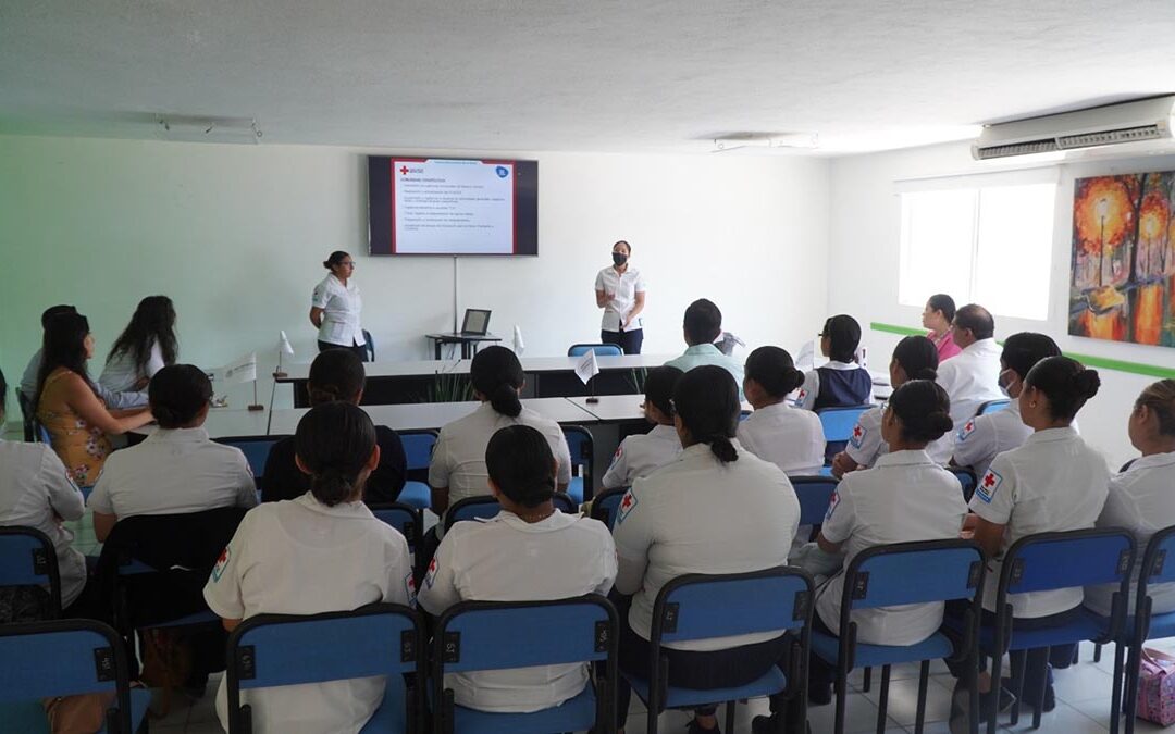 TEMAZCALLI LLEVA CONFERENCIAS A ESTUDIANTES UNIVERSITARIOS