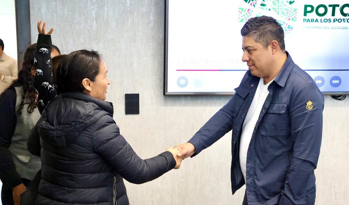 GOBERNADOR RECIBE A SANJUANA MALDONADO