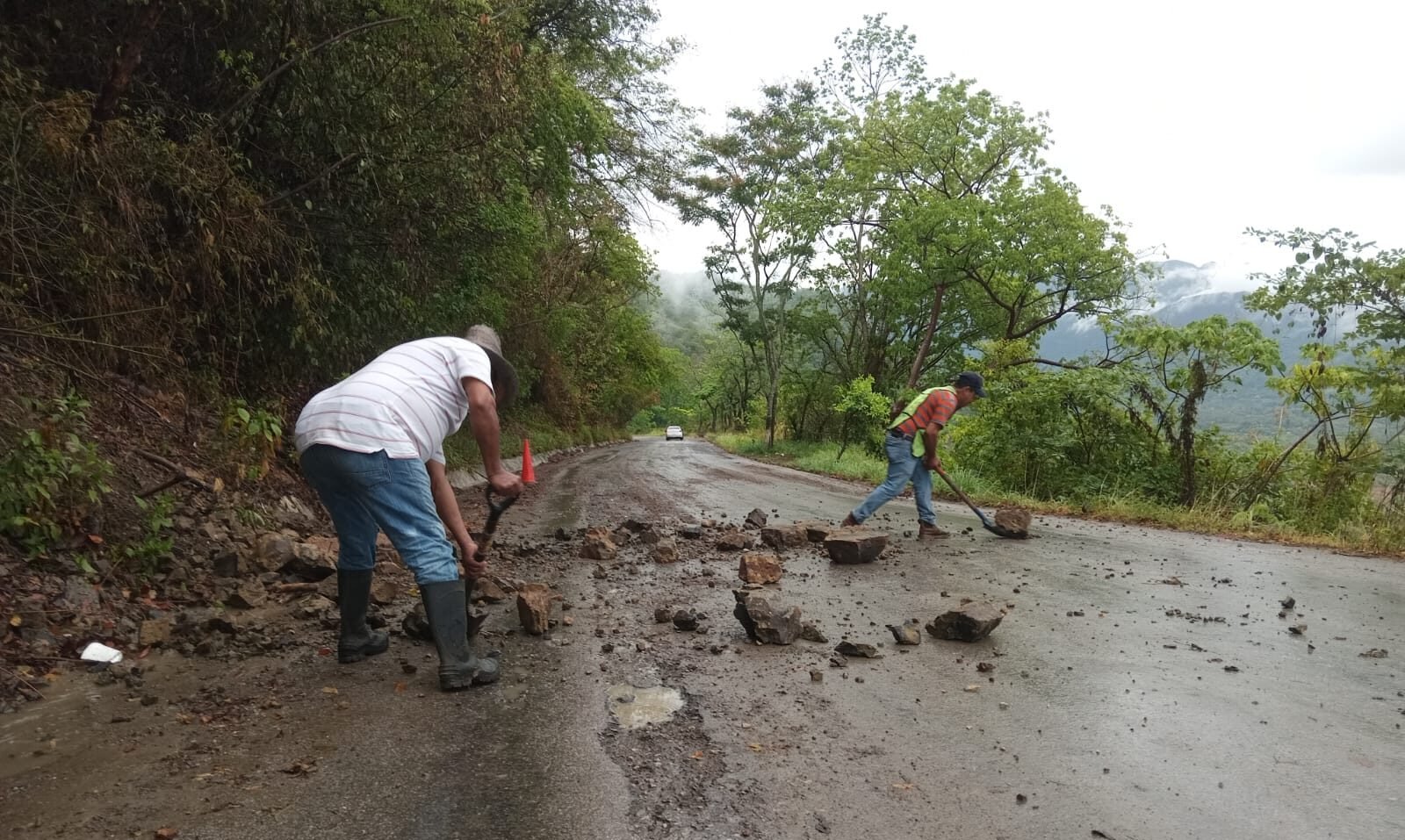 REPORTAN REHABILITACIÓN DE 211 KILÓMETROS DE CAMINOS EN SLP DURANTE JUNIO
