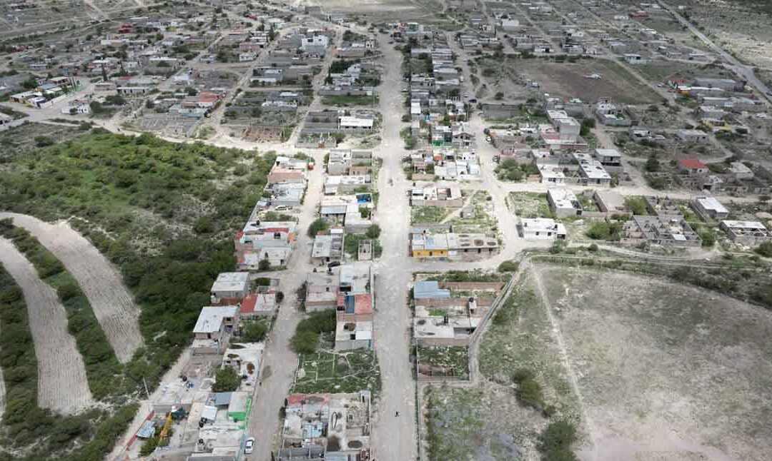 INICIA PAVIMENTACIÓN DE CALLE LÁZARO CÁRDENAS, EN CHARCAS