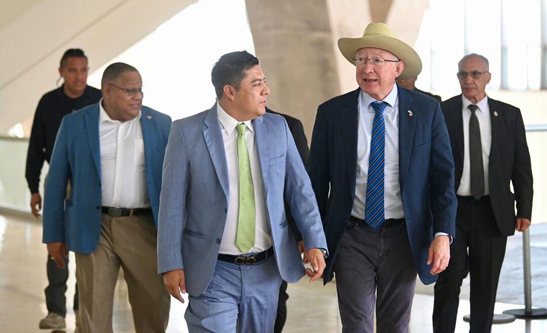 EMBAJADOR KEN SALAZAR SE REUNE CON GOBERNADOR DE SLP