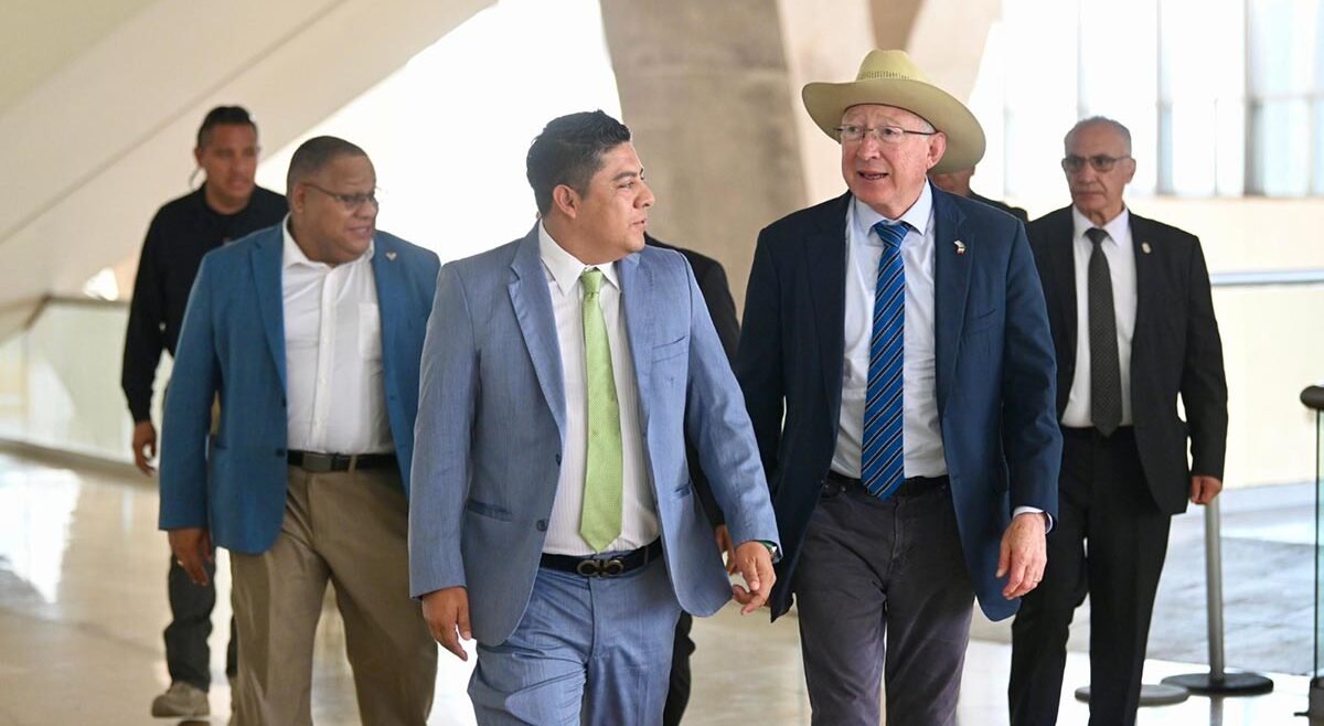 EMBAJADOR KEN SALAZAR SE REUNE CON GOBERNADOR DE SLP