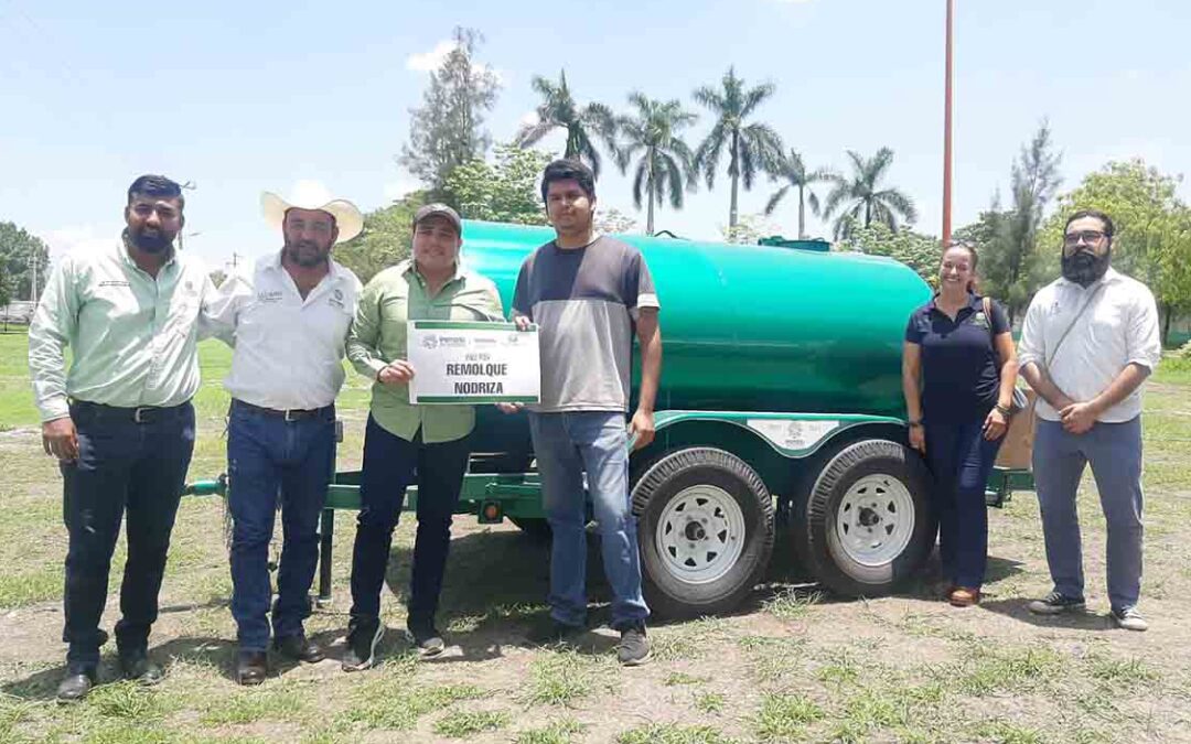 ENTREGAN EQUIPOS Y HERRAMIENTAS A AGRICULTORES Y GANADEROS DE EL NARANJO