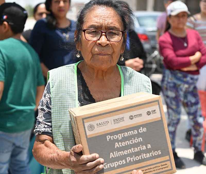 LLEVAN APOYOS ALIMENTARIOS A FAMILIAS DE COLONIA RIVAS GUILLÉN 